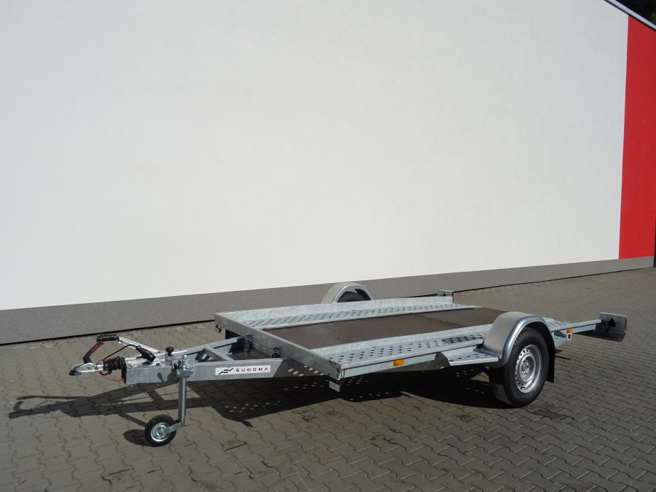 Přepravník aut P1800L/3 Přepravník aut P1800L/3