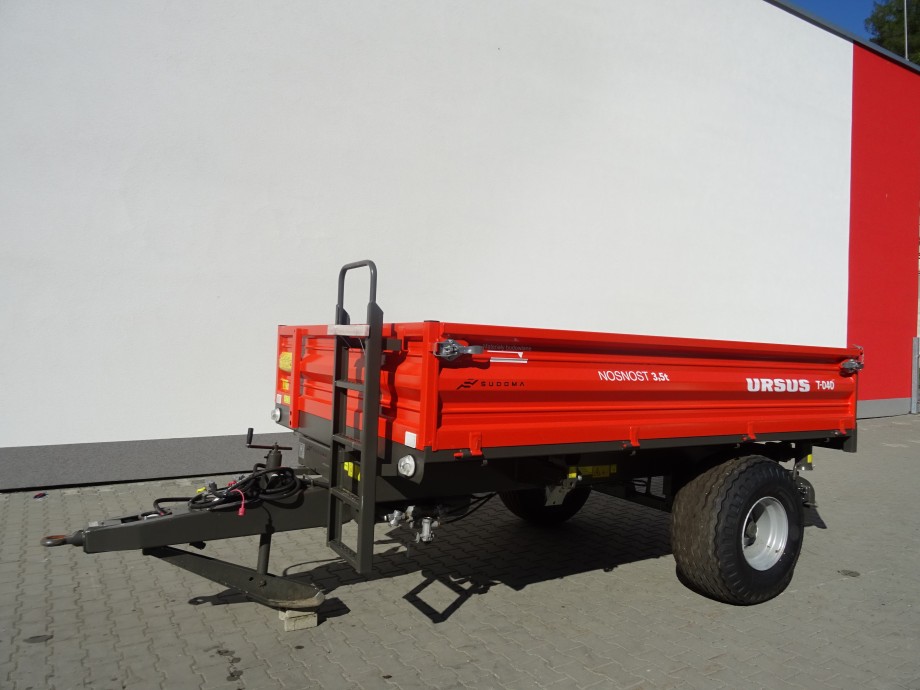 Návěs URSUS T-040 Návěs URSUS T-040
