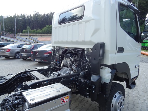 FUSO CANTER 6C18 4x4 (foto 9)