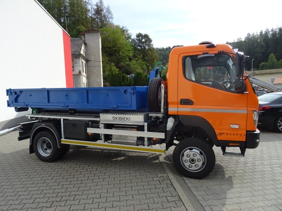 FUSO CANTER 6C18 4X4 s hákovým nosičem kontejnerů (foto 15)