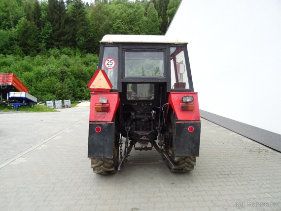 Traktor ZETOR 7011 ze zadu