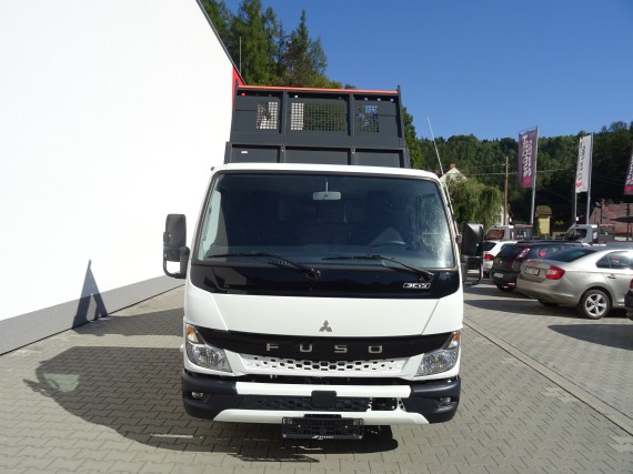 FUSO 3C15 ze předu (zvedlá nástavba)1