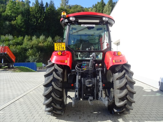 Traktor BASAK 2110 ze zadu