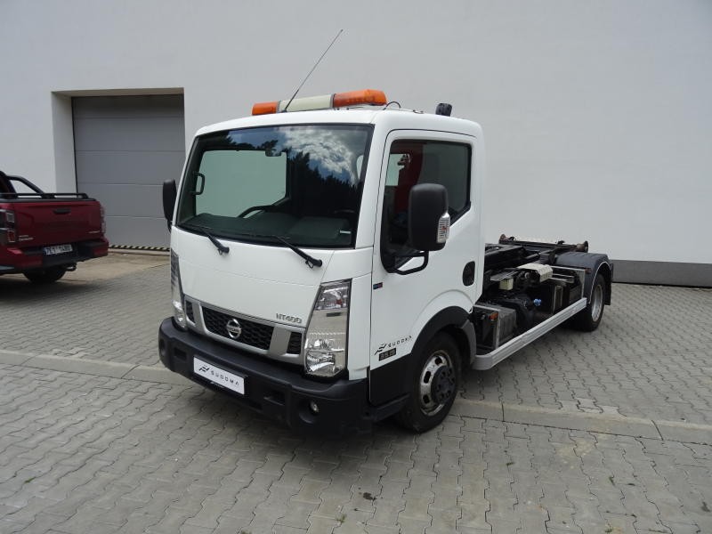 Nissan NT400 35.15 Hákový nosič kontejnerů Nissan NT400 35.15 Hákový nosič kontejnerů